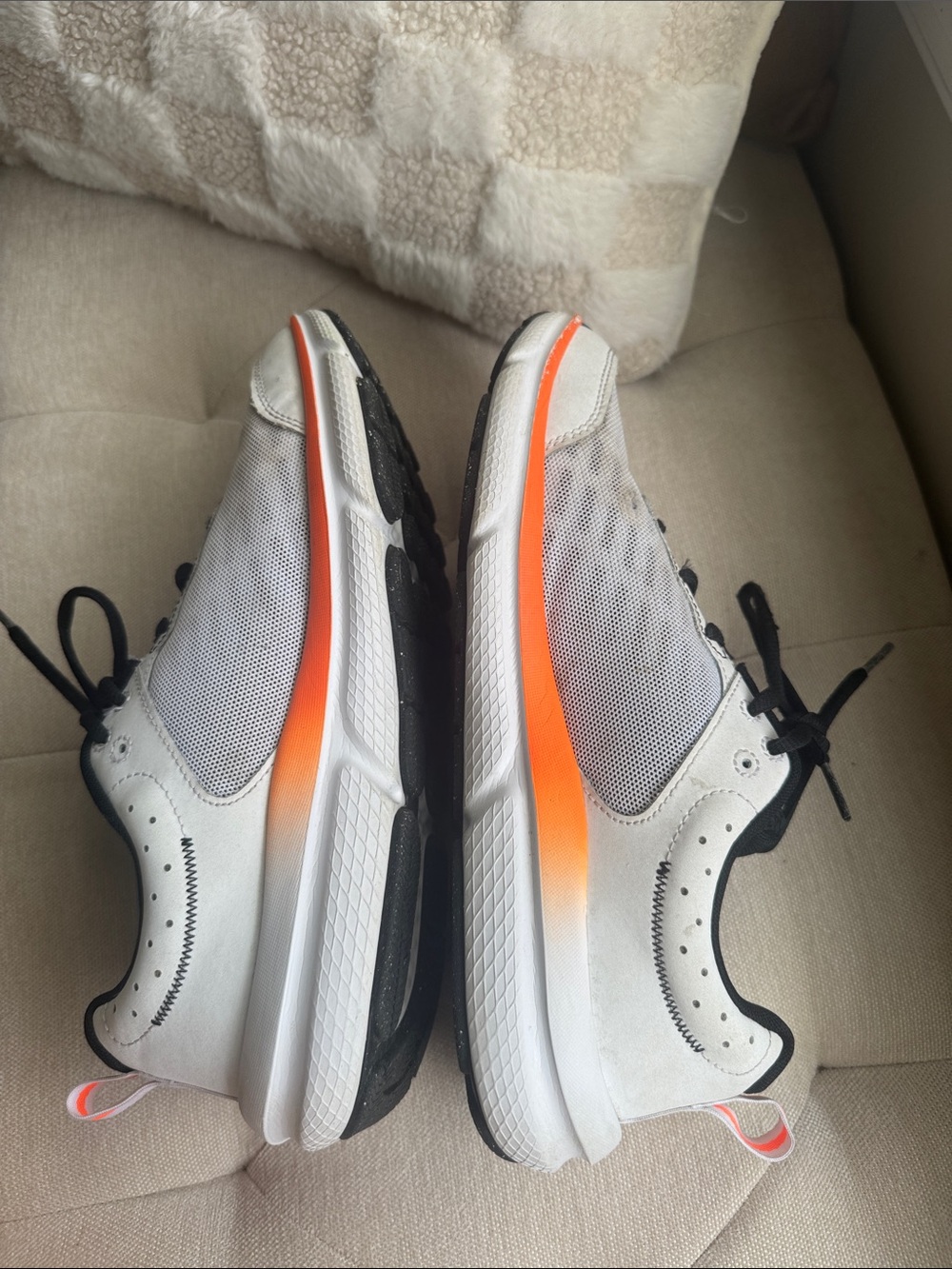 Under Armour Mens Charged Assert 10 Athletic Sneakers - Picture 2 of 11